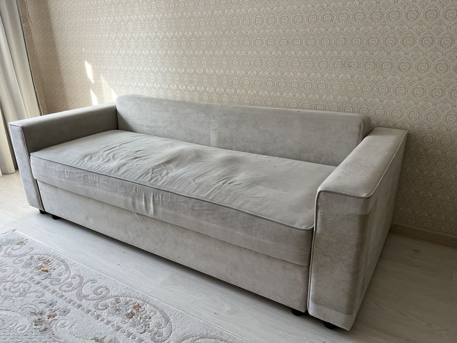 Продам диван для гостиной