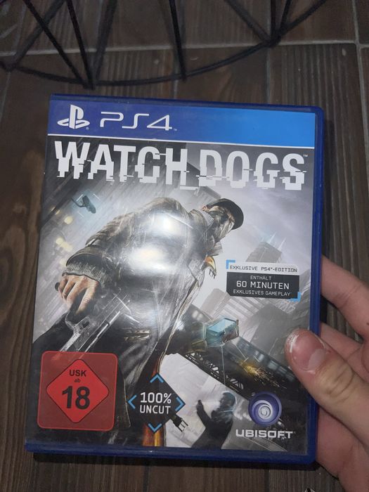 Vand ps4 + consolă + jocuri