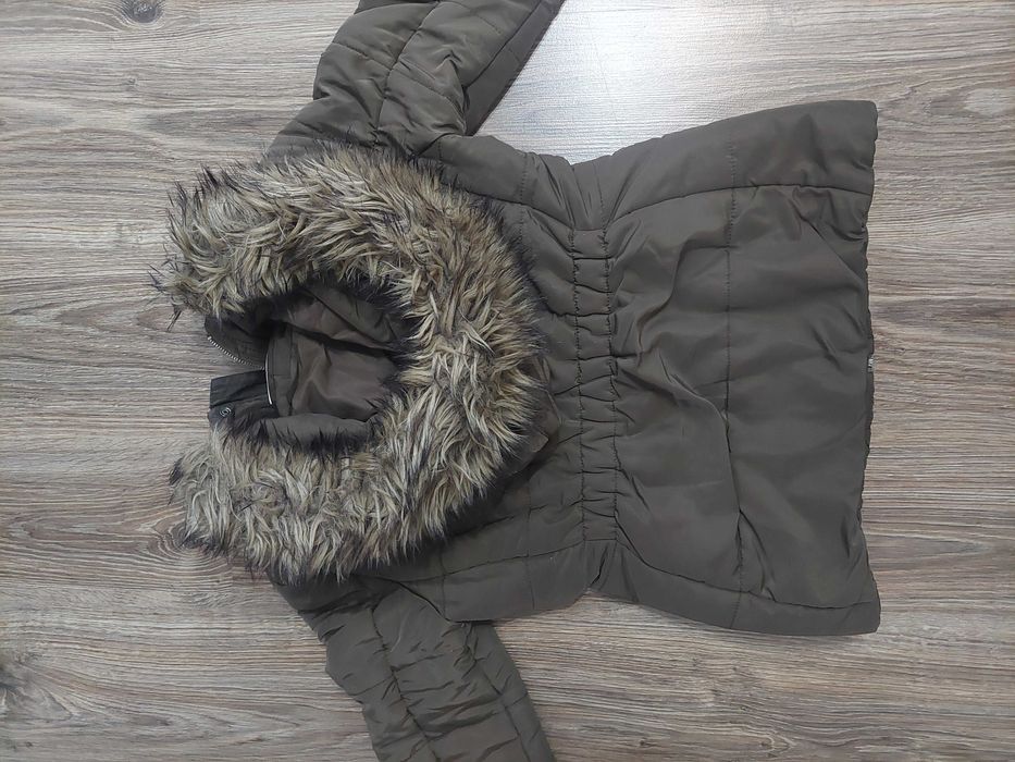 Зимно зелено яке H&M