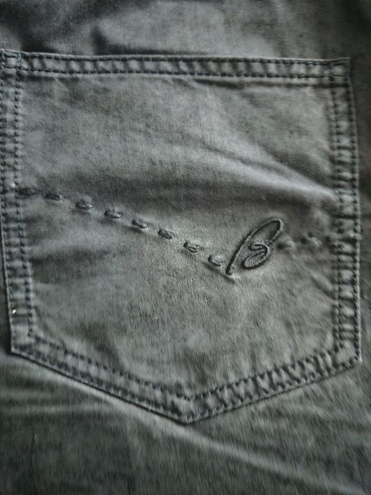 Продам оригинальные джинсы Brioni