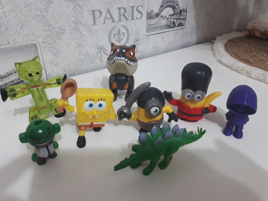 Киндер игрушки продам