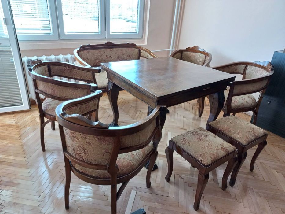 Комплект старинни мебели за трапезария