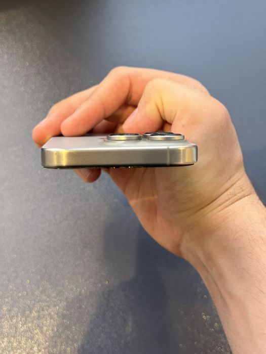 IPhone 15 Pro 256 tali