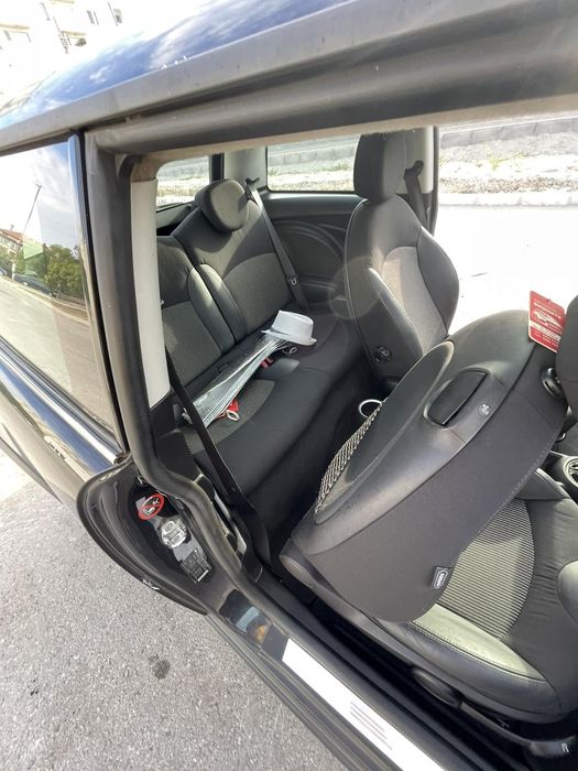 Продавам Мини Купър