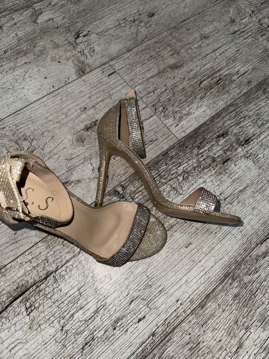 Продавам дамски токчета различни модели