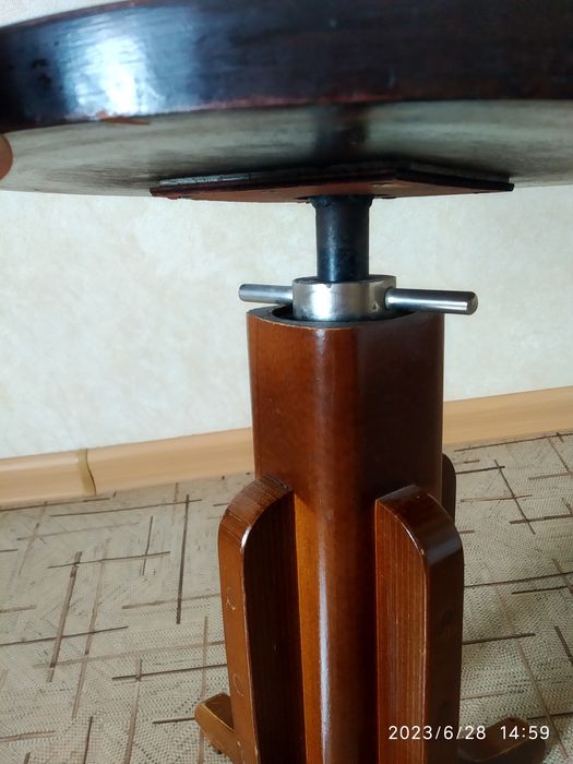 Стульчик для пианино