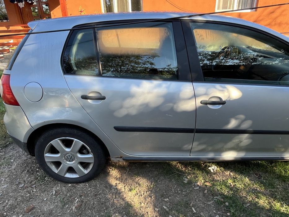 Vând golf 5 2004