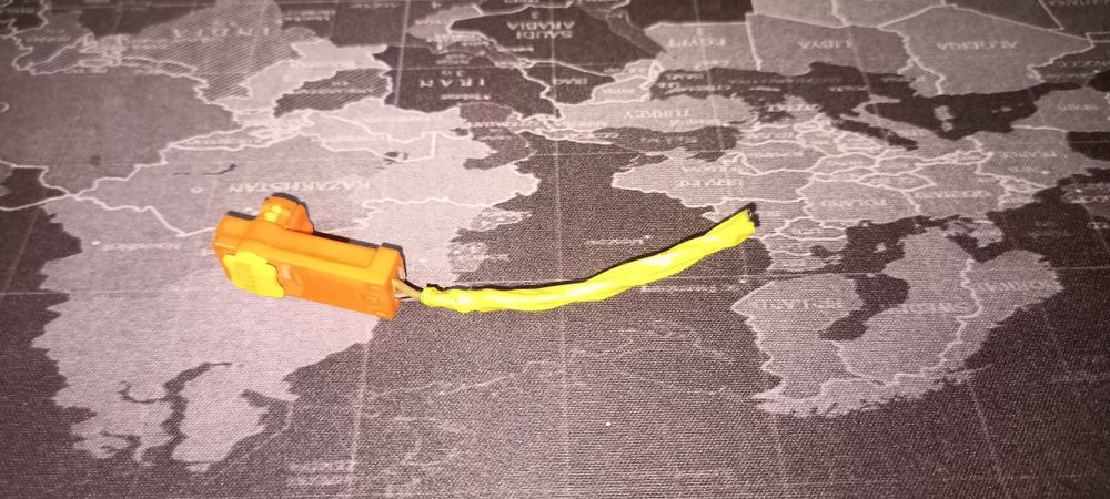 Фишка Киа от датчика безопасности