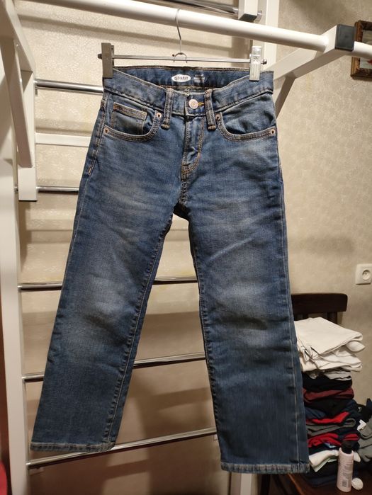 Джинсы детские на 5-7 лет.