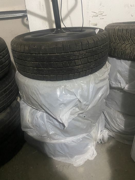 Продам шины на размер 17.  16.  15.