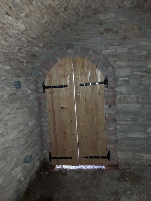 Piatră naturala beciuri, fântâni, ziduri