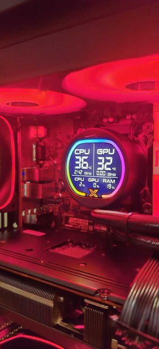 ТОП Геймърско PC Ryzen 5 9600X/32Gb/1TB SSD/RD 6900XT 16Gb/Гаранция