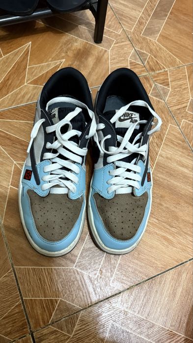Продам кроссовки, раз.39-40.