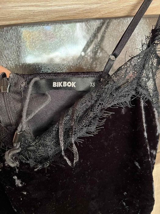 Midi кадифена рокля с дантела Bik Bok