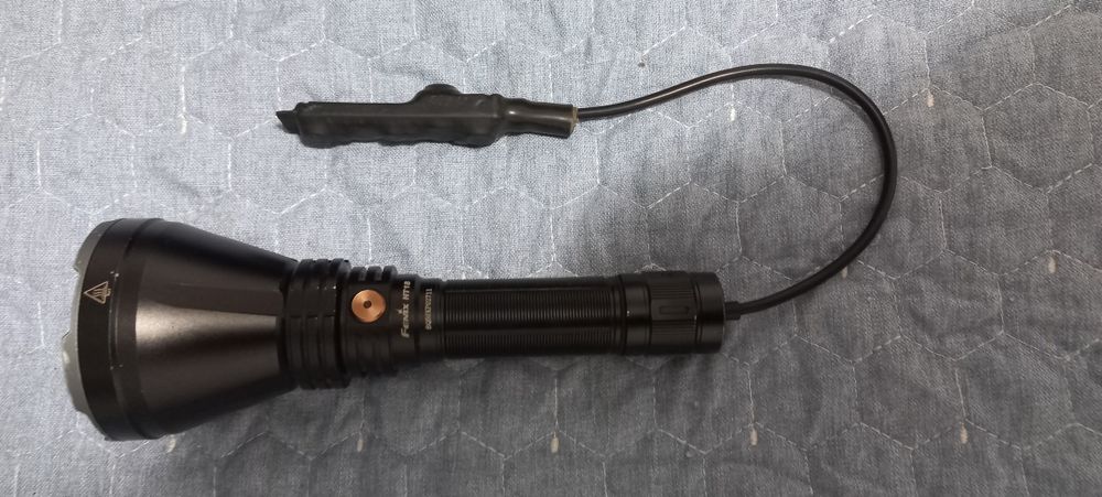 Lanterna Fenix HT18 drumeție vânătoare