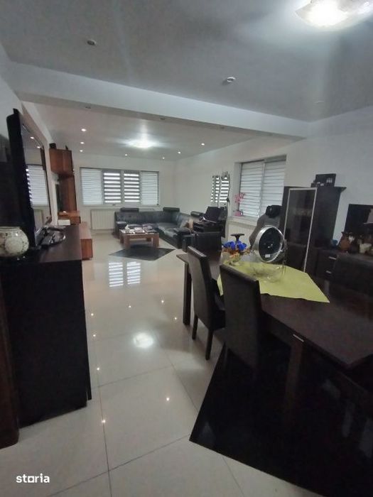 Casa S+P+1+M , zona Ford , teren 329 mp