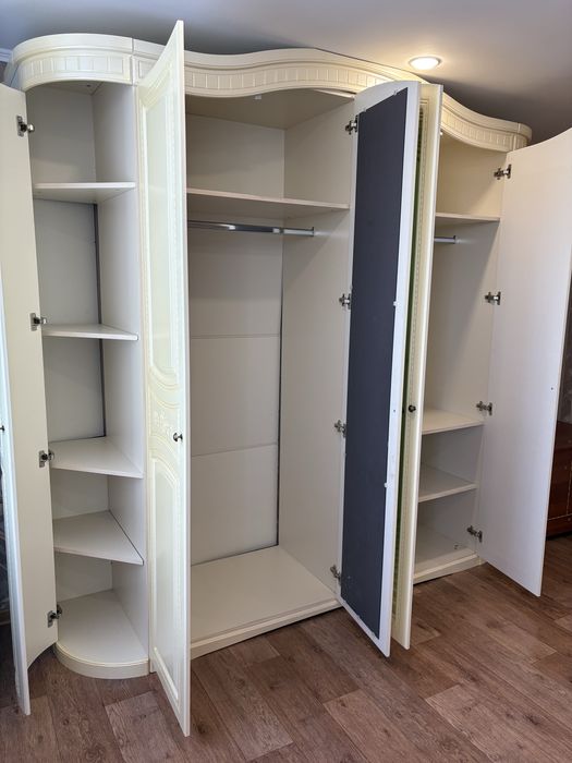 Продам шкаф шести дверний