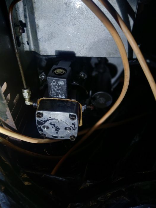 Injector cu suflanta pentru motorina sau ulei ars