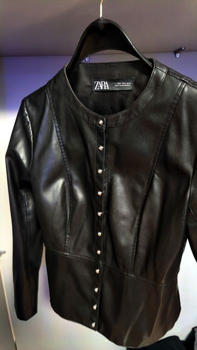 Сако от еко кожа Зара