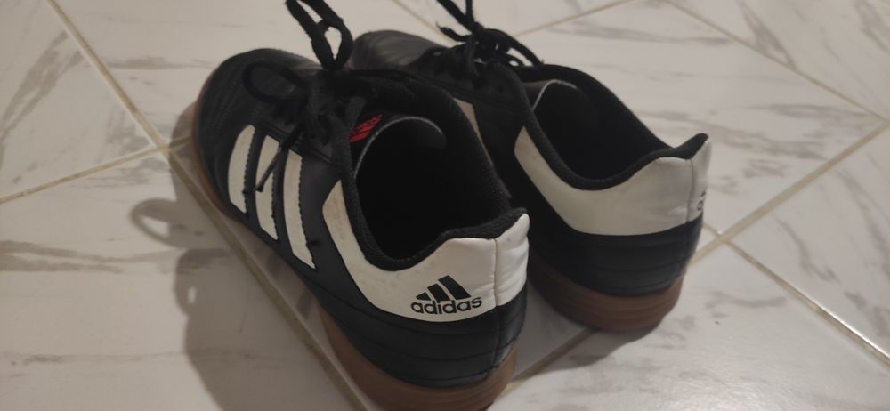 Маратонки adidas