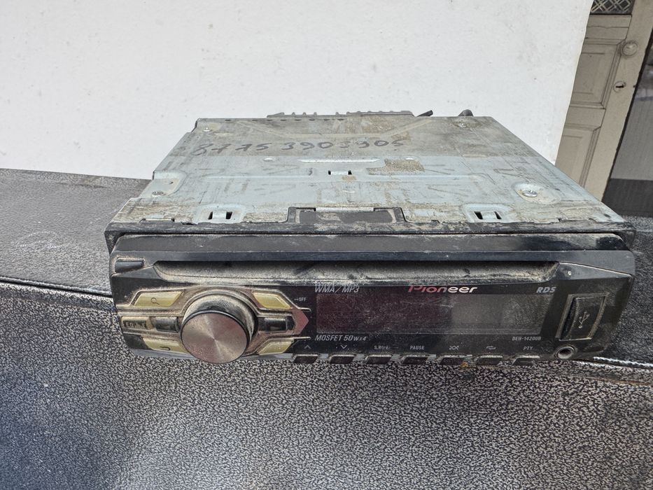 Pioneer DEH-1420UB магнитоласы