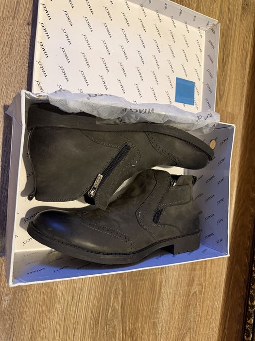 Кожаные ботинки демисезонные VITACCI