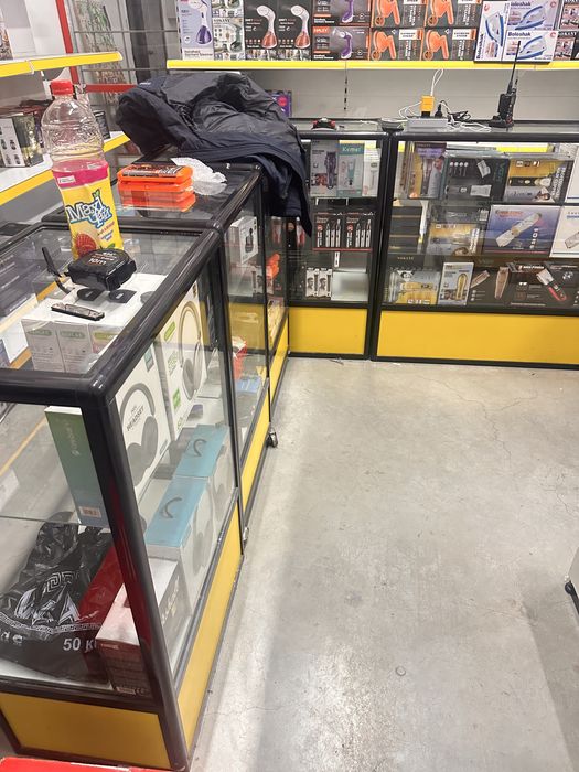 Стекляная витрина