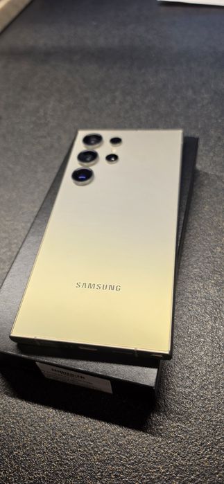 Samsung Galaxy S24 ultra grey  сив