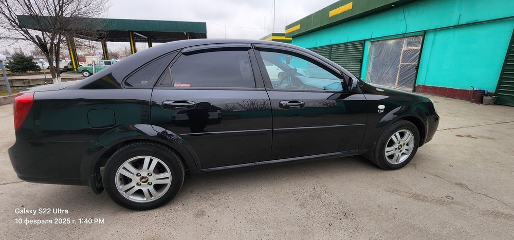 Ласетти 1.8 сотилади