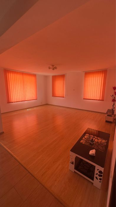 Casa tip duplex de inchiriat