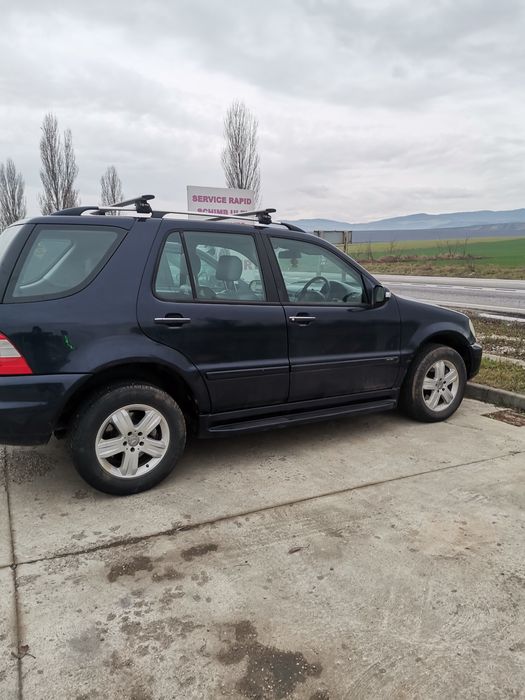 Dezmembrez Mercedes ml 270 w163