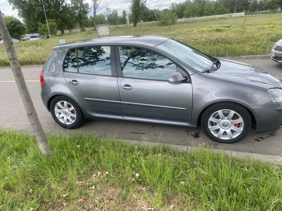 Vand golf 5 anul 2004 in perfecta state de functionare