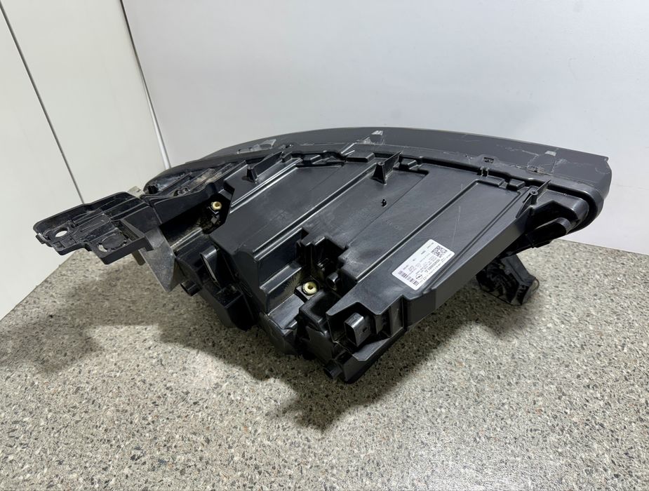 Far stânga Opel Mokka 2