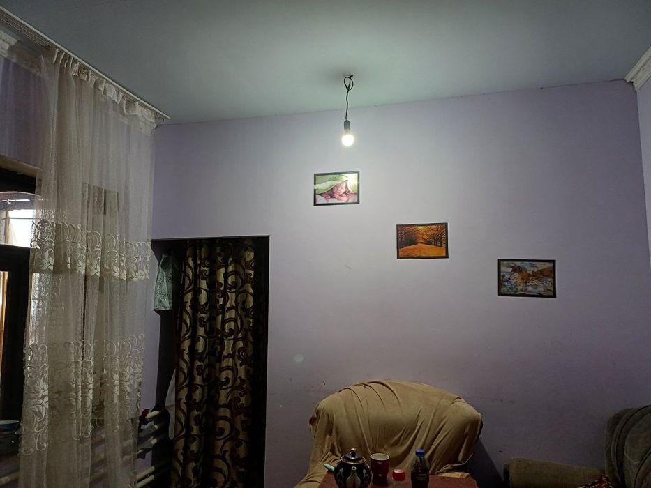 Uy sotiladi hamma sharoiti bor 12 sotix