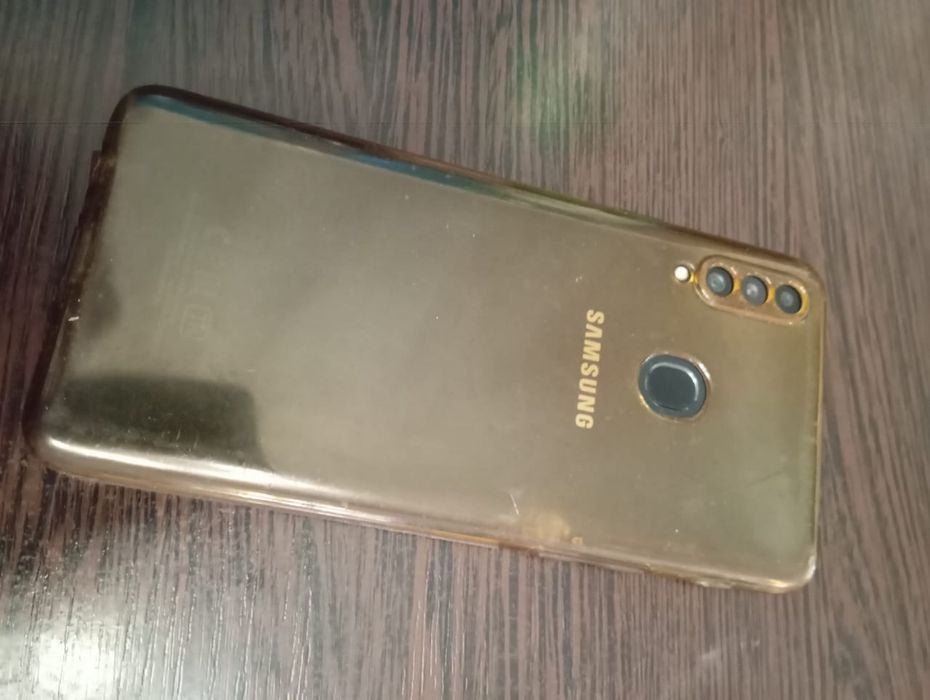 Самсунг А20s продам