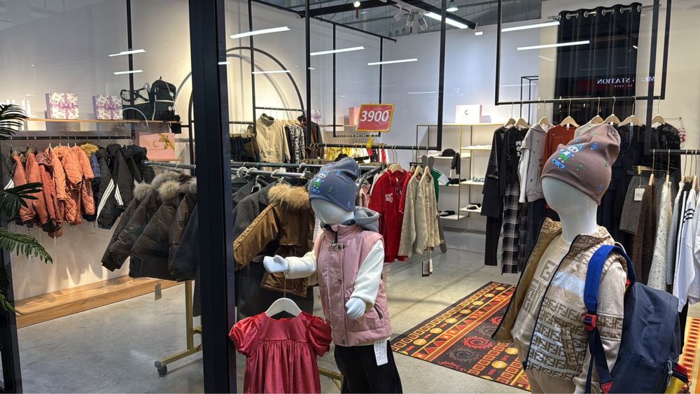 Магазин продаётся вместе с товаром