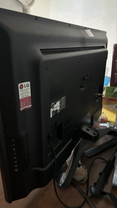 Телевизор LG диагональ 107 см