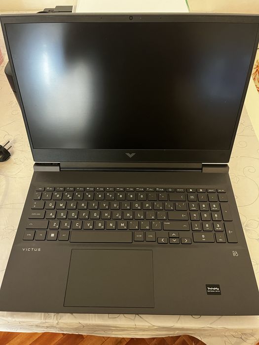 HP Victus 16-d1040ci