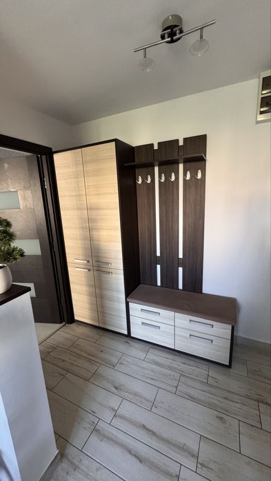 Inchiriez apartament