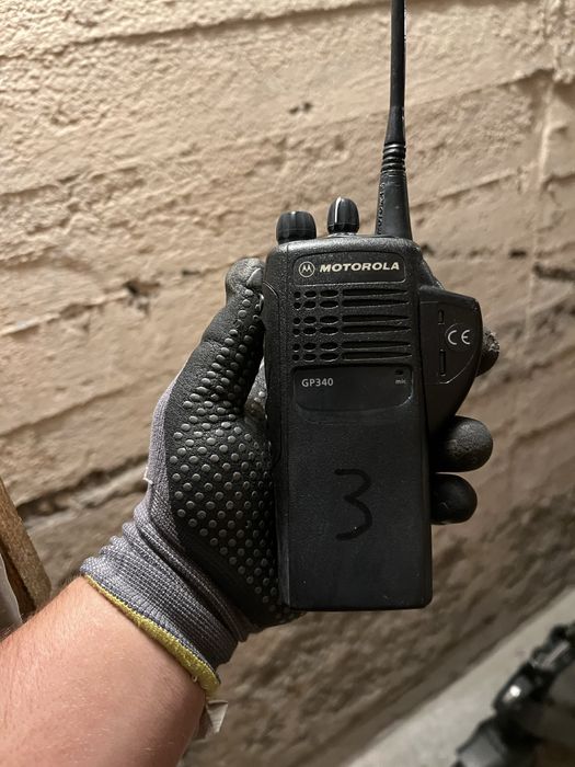 Vand 4 motorola GP340 de distanta mare