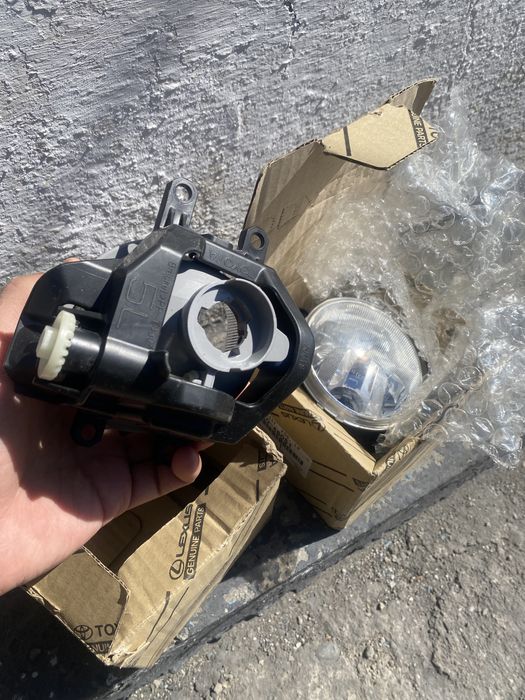 продам новые противотуманки Камри 45-50-55