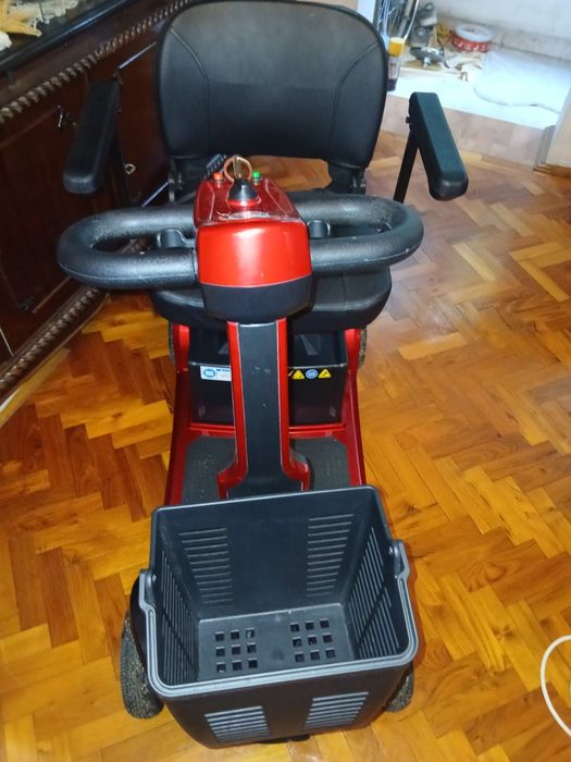 Vând scuter persoane cu handicap