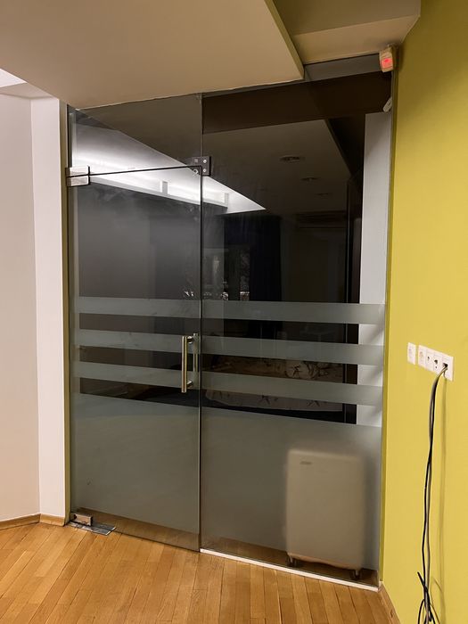 Uși de sticla pentru birou GEZE