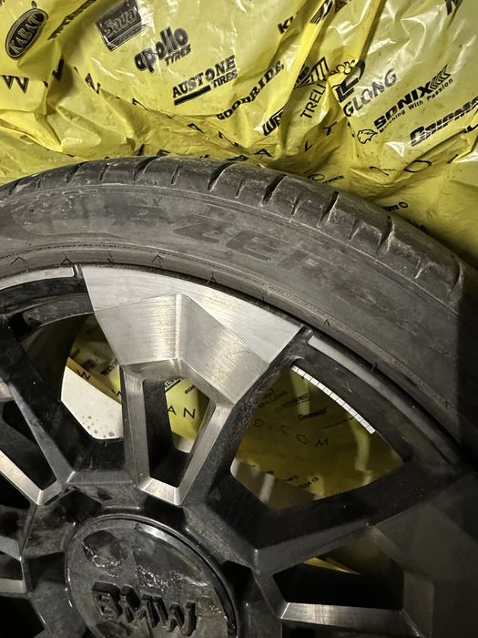 4бр летни гуми с джанти 23’’ за BMW XM. 2бр 315/30/23 и 2бр 275/35/23