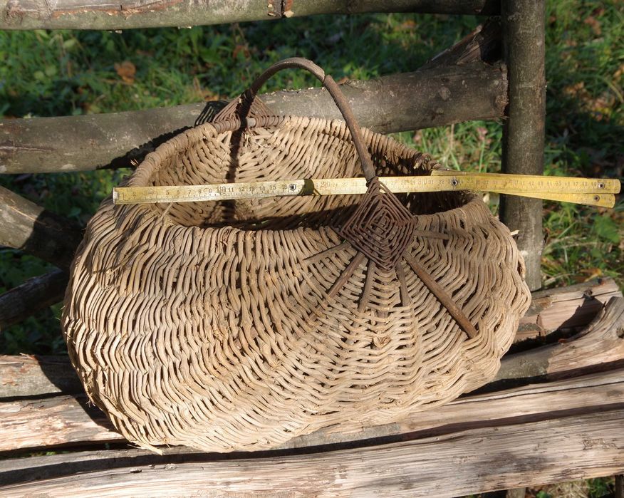 Стари плетени кошници и плетен кош
