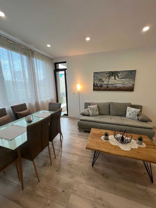 Дава се под наем Двустаен апартамент в Варна, Център - 55 кв.м за 950 € - Снимка #3