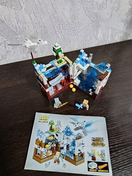 Продам конструктор Лего