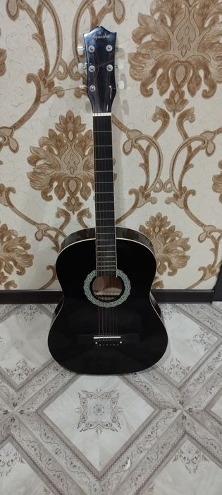 Гитара акустическая