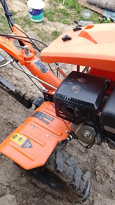 Vând motosapă detoolez 15 cp