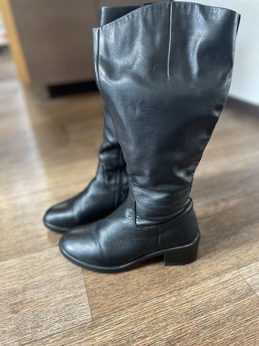 Продам женские зимние сапоги